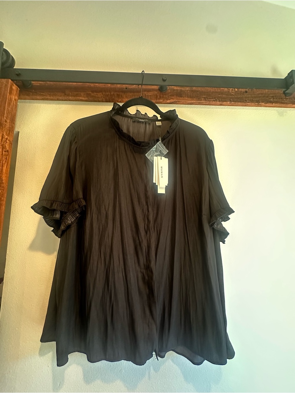 T Tahari Black Ruffled Neck & Sleeve Blouse